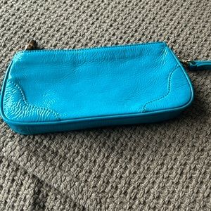 Women’s wristlet